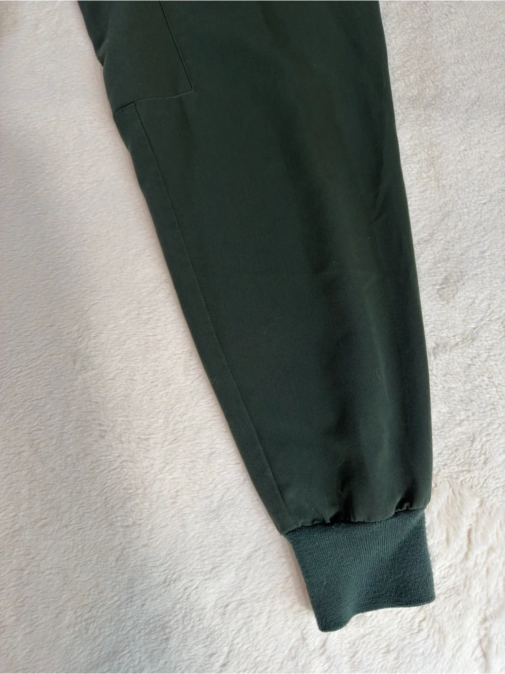 FIGS Men's Forest Green Jogger Sweatpants with Cream Drawstring ITEM2670